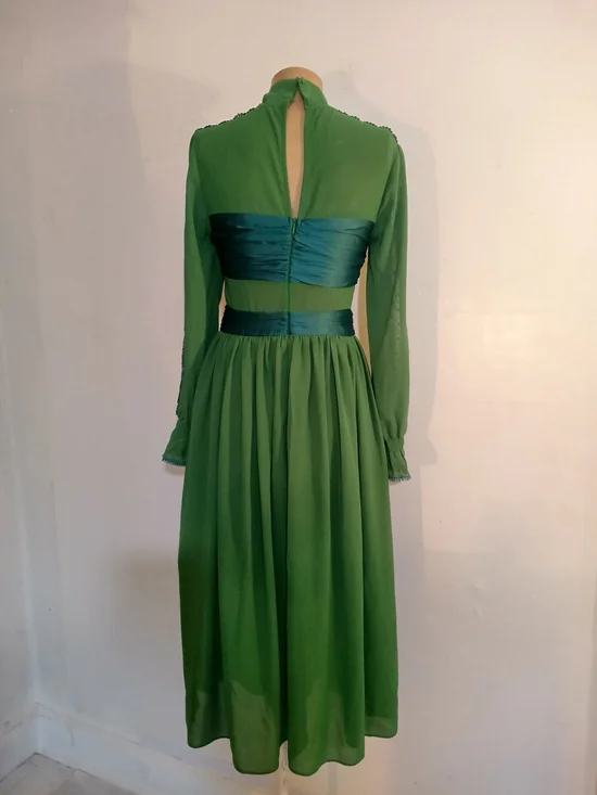 Green Long-Sleeve Midi Dress with Satin Accents - Picture 4 of 7